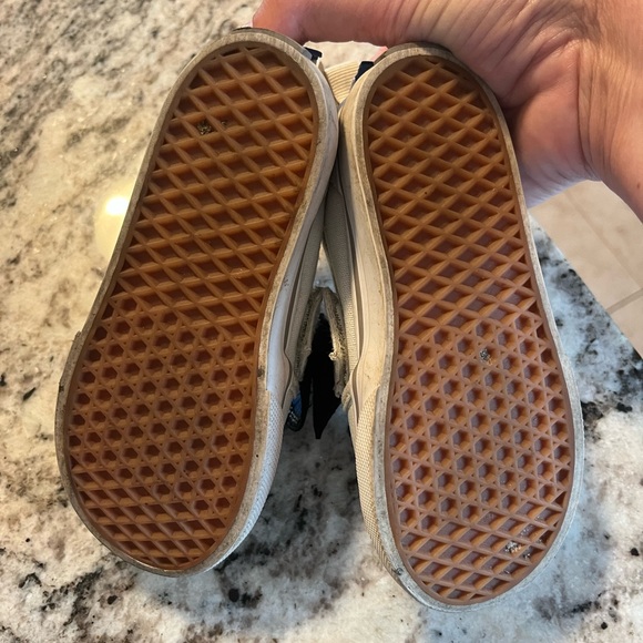 Toddler Size 8 Elephant Butterfly Vans - Picture 4 of 6